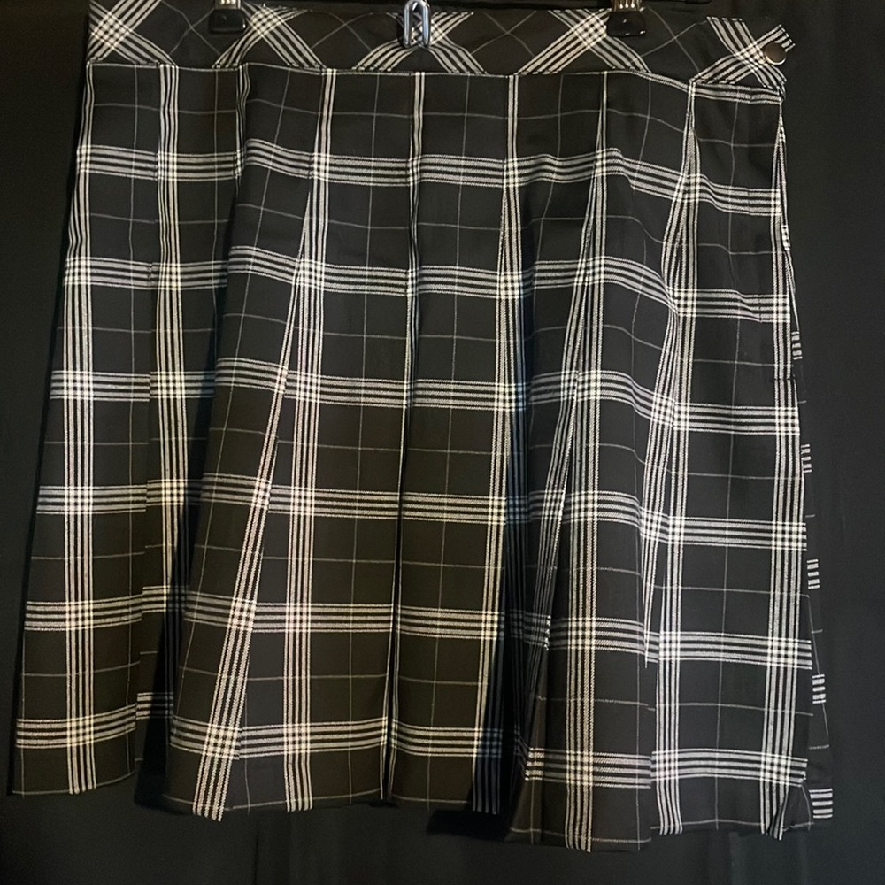 H&M black and white plaid skirt